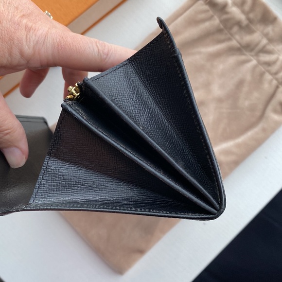 EUC LOUIS VUITTON Black Epi Sarah Wallet Vintage (CA1906) - Picture 10 of 16